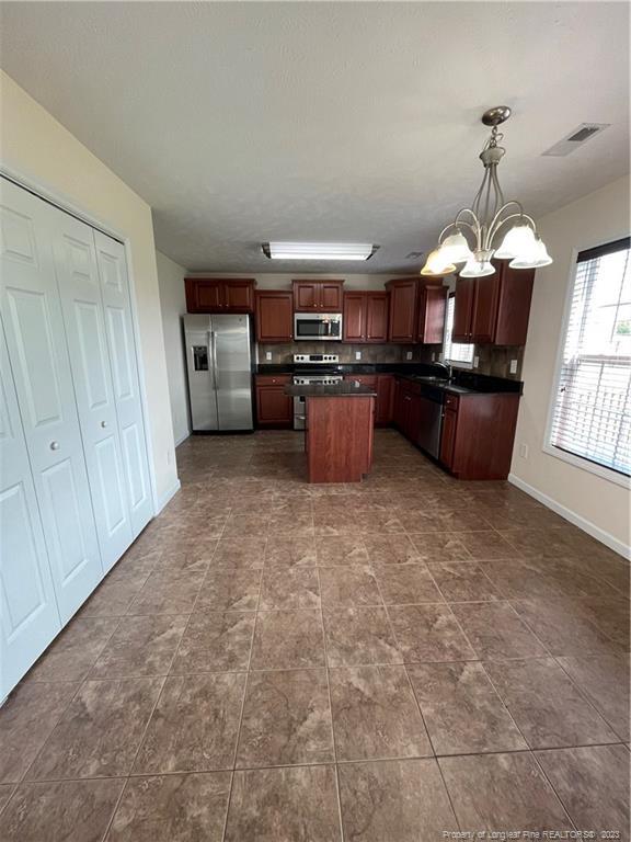 Foto del edificio - 339 Lockwood Dr