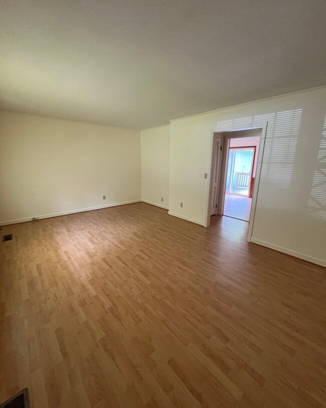 Building Photo - 1521 Cedar Ln