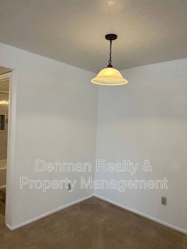 Building Photo - 533 W Guadalupe Rd