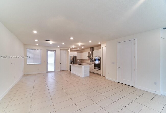 Foto del edificio - 10447 NW 66th St