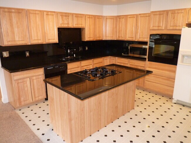 Building Photo - Newly remodeled Home