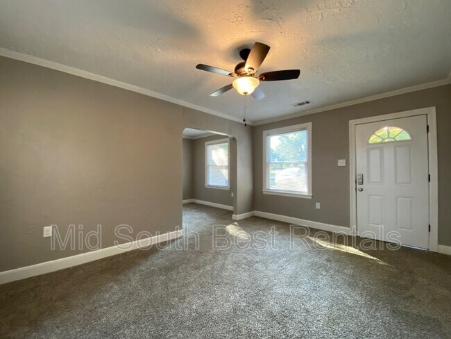 Building Photo - 1106 Marlin Rd