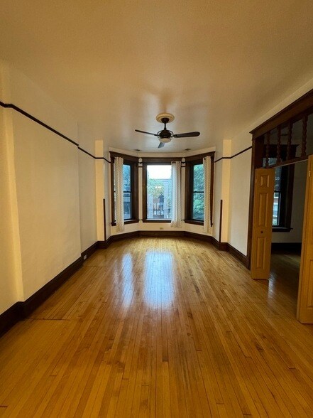 Foto del edificio - 2726 W Potomac Ave