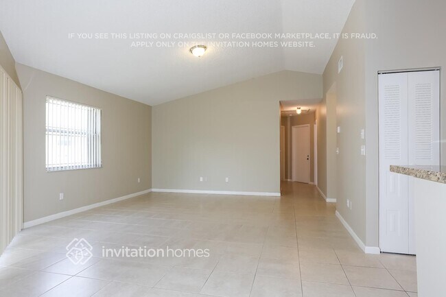 Building Photo - 9913 NW 9th Ct