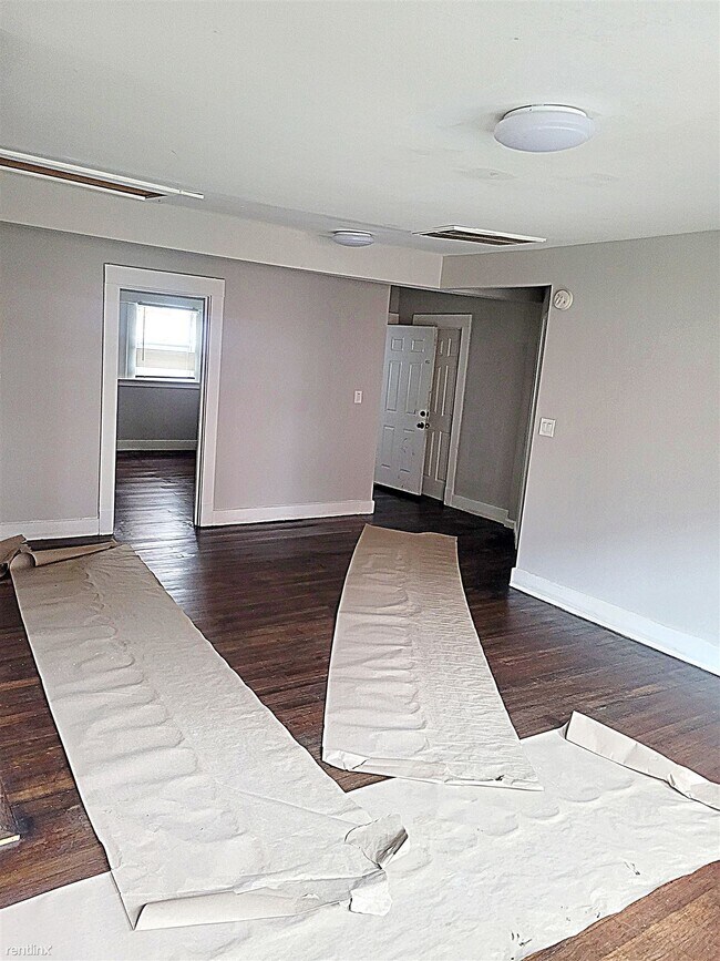 Building Photo - 4 br, 2 bath Triplex - 1470 Chapel St Apt 1