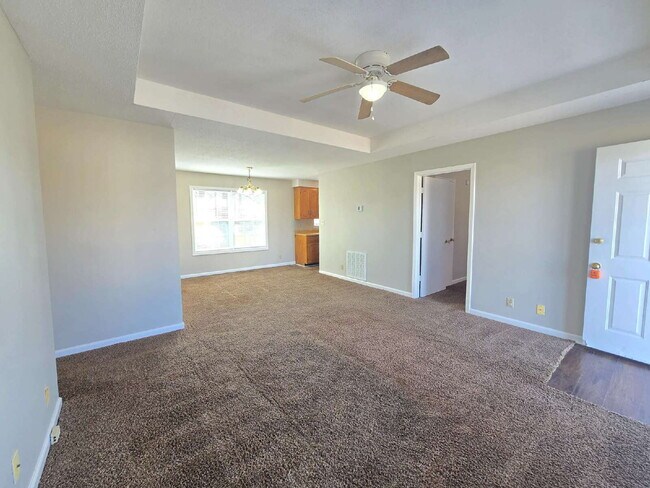 Foto del edificio - 746 Shelton Cir