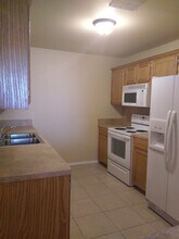 Building Photo - 20413 Oak Hollow Ln