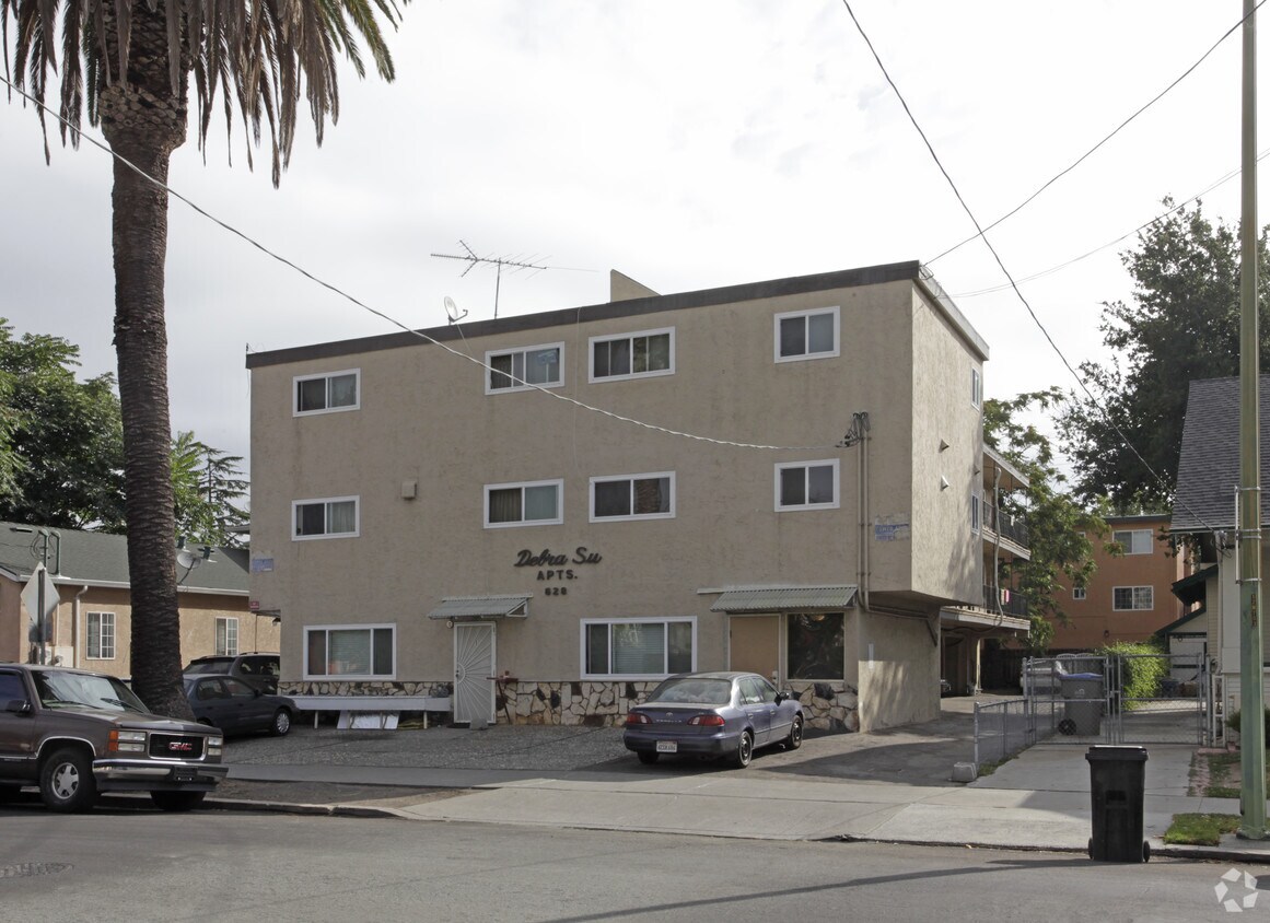 Primary Photo - 628 S 10th St