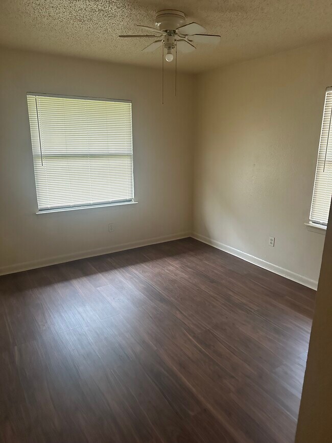 Foto del edificio - 511 Highcrest Dr