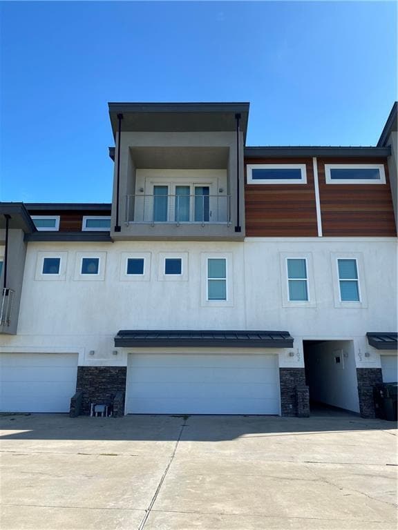 Building Photo - 14836 Granada Dr