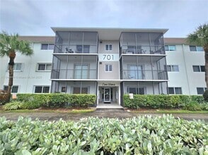 Building Photo - 701 NE 1st Ct
