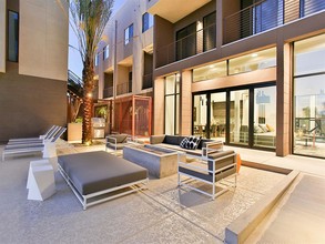 Dusk Scottsdale Apartments photo'