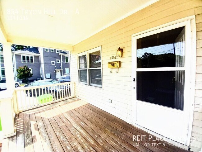Foto del edificio - 854 Tryon Hill Dr