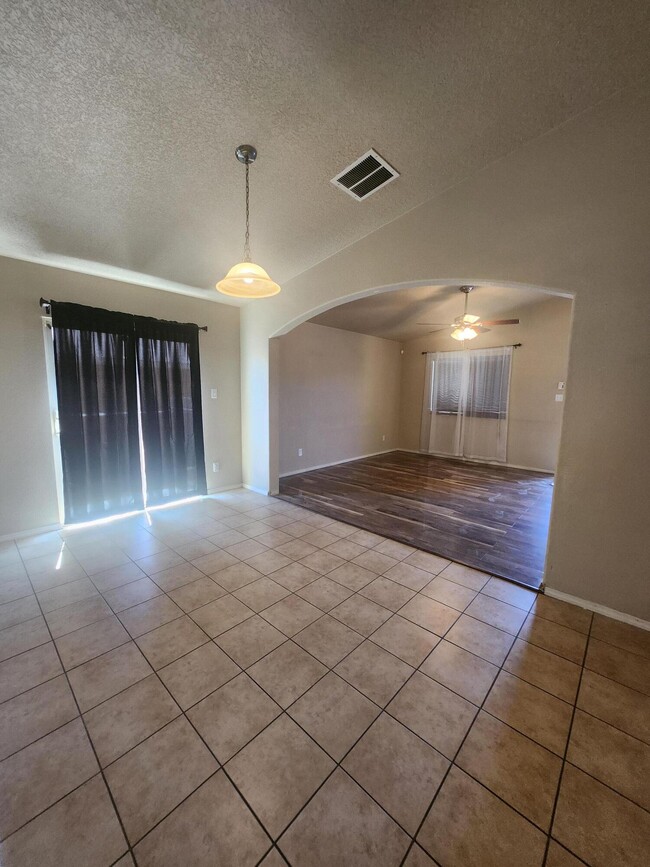 Foto del edificio - 10639 Grayware Rd SW