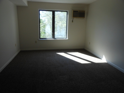 Building Photo - 527 Candlewood Park