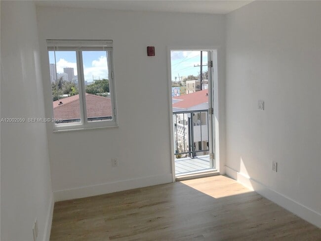 Foto del edificio - 1815 NW 1st Ct