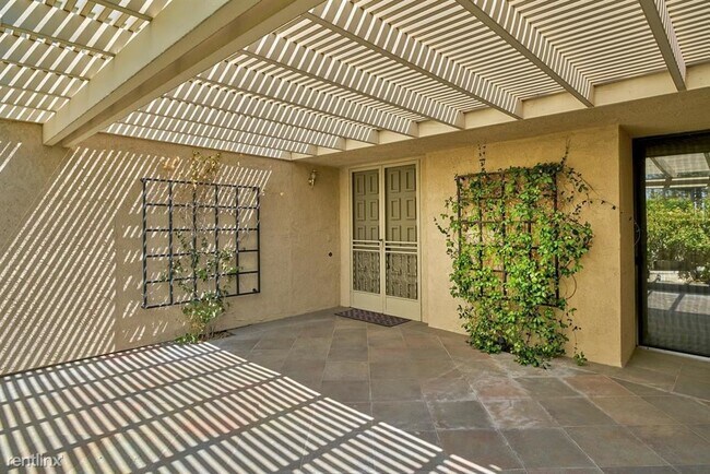 Foto del edificio - 3 br, 3 bath Condo - 39810 Bedford Dr