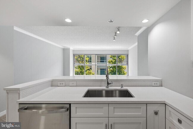 Foto del edificio - 777 7th St NW