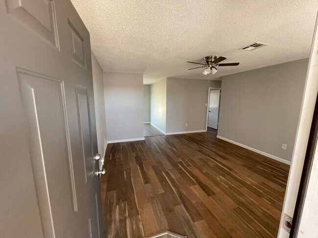 Foto del edificio - 6929 SW Delta Ave