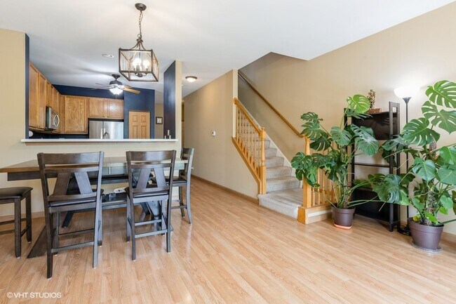 Building Photo - 2429 Golf Ridge Cir