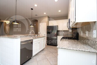 Building Photo - 41407 Ebony St