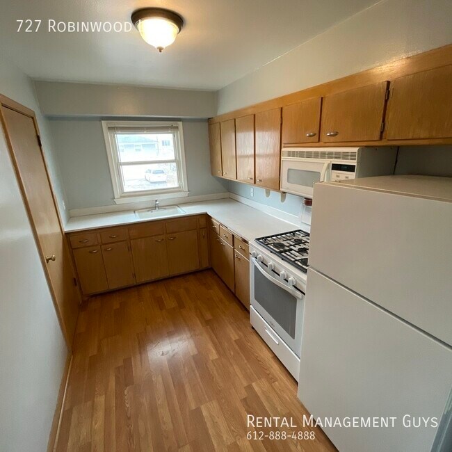 Foto del edificio - 1 Bedroom Triplex in Hopkins!