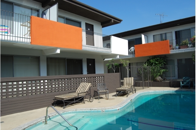 Piscina - Havenhurst Apartments