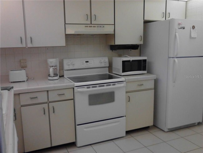 Building Photo - 3640 Ironwood Cir