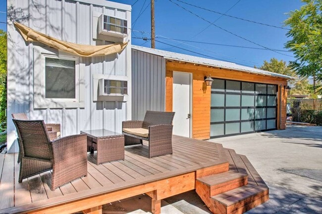 Building Photo - 161 Vidas Ave