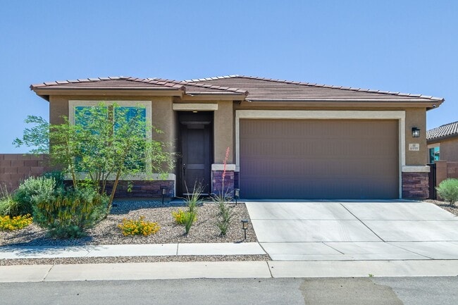 Building Photo - 6590 E Via Arroyo Largo