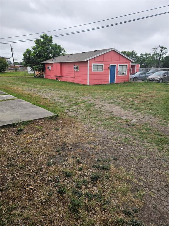 Building Photo - 1513 Lazy Ln