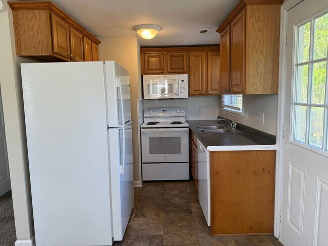 Foto del edificio - Nice 3 bedroom 1 bathroom