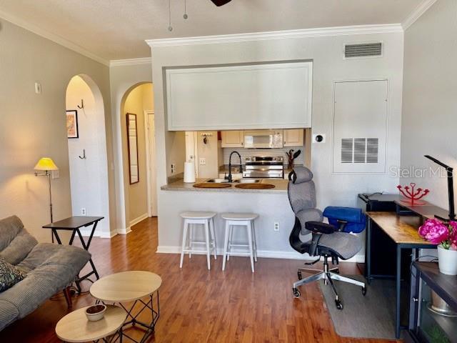 Building Photo - 860 N Orange Ave