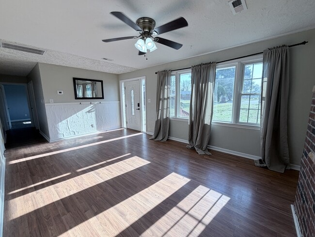 Building Photo - 2404 Pamlico Cir