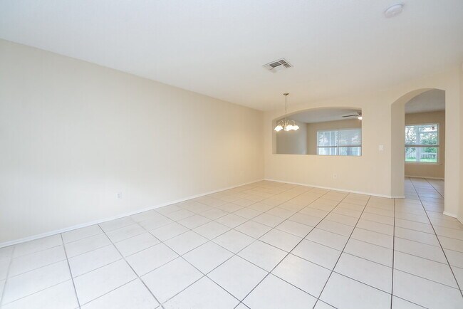 Building Photo - 1231 Heather Lake Dr