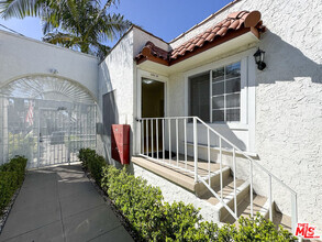 Building Photo - 4525 Franklin Ave