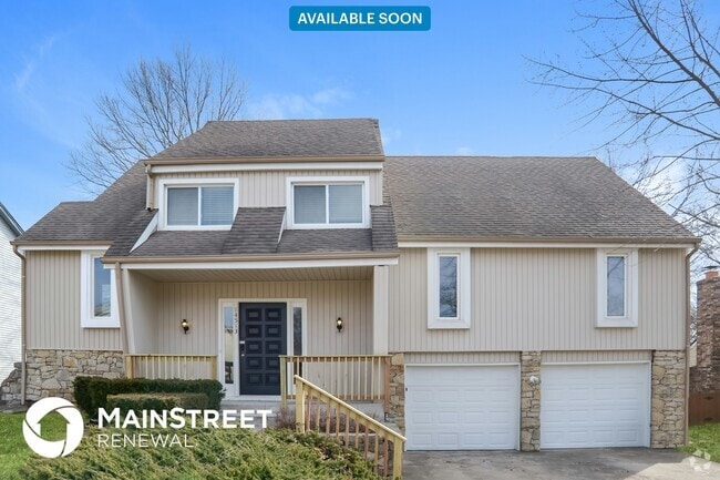 Building Photo - 14513 Laquinta Dr
