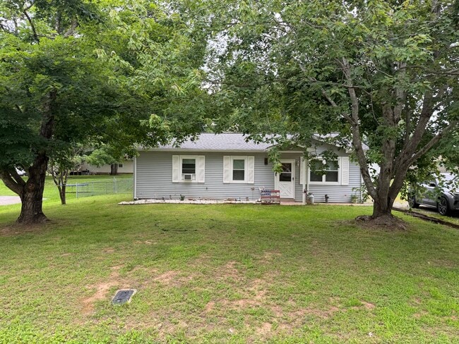 Building Photo - 105 Knox Ct