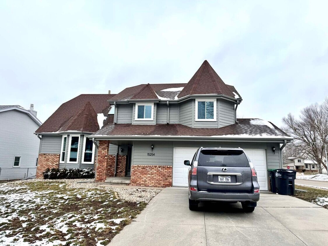 15254 California St, Omaha, NE 68154 House Rental in Omaha, NE