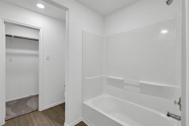 Foto del edificio - 1615 Oleander Grns Dr