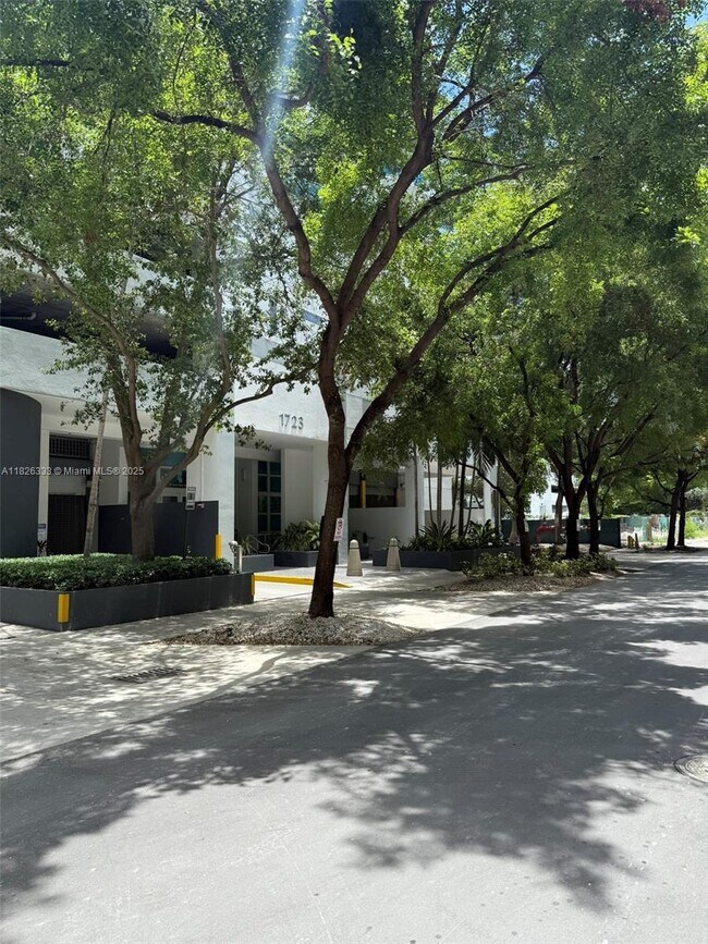 Foto del edificio - 1723 SW 2nd Ave