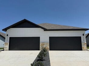 Building Photo - 224 Schrader Dr