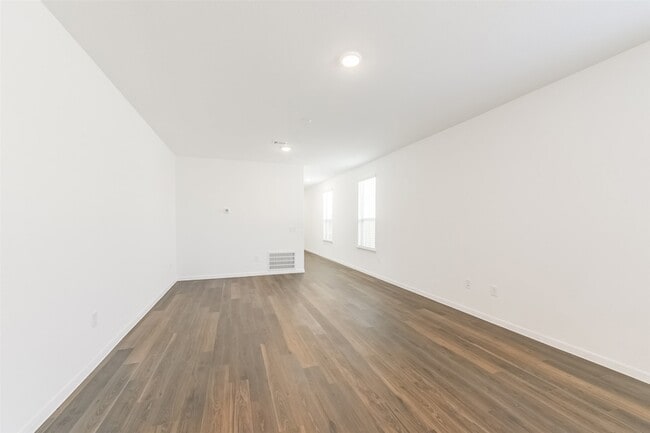 Building Photo - 14483 Cedar Ledge Ln