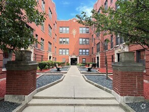 Building Photo - 3522 N Racine Ave