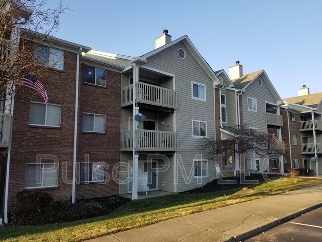 Building Photo - 440 Lakeview Dr