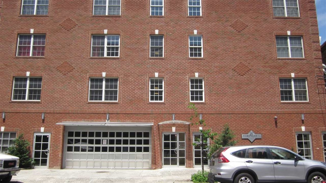 Primary Photo - 134-138 63rd St