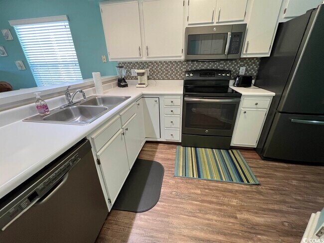 Building Photo - 637 Waterway Village Blvd