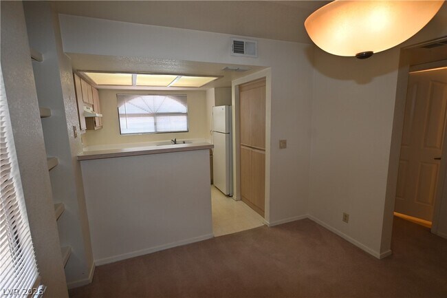Foto del edificio - 8455 W Sahara Ave