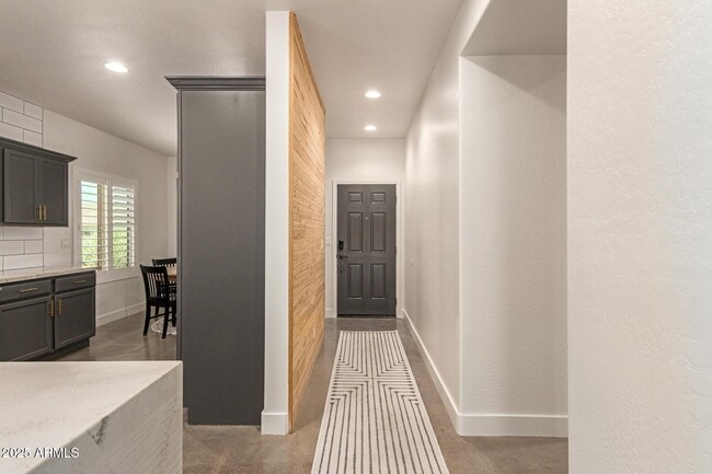 Foto del edificio - 1653 W Straight Arrow Ln