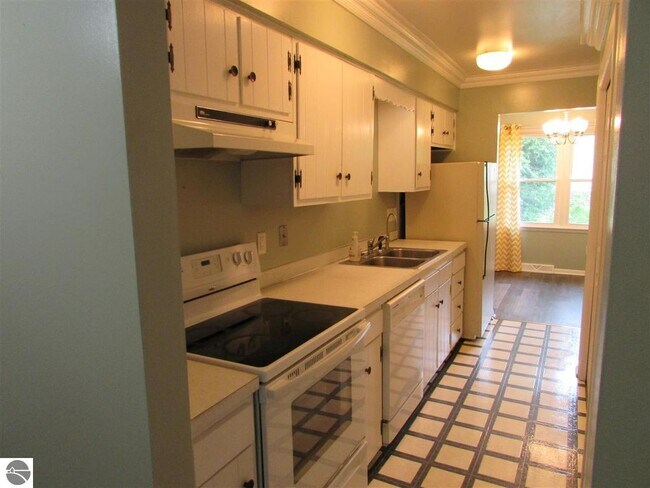 Building Photo - 252 N Frost Dr